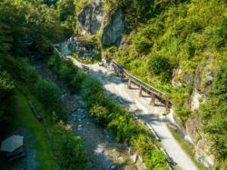 Die Granatschlucht im Granatium Radenthein aus Vogelperspektive.